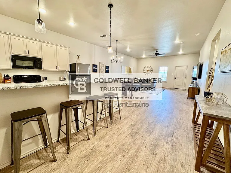 5528 Lehigh St — Photo 6