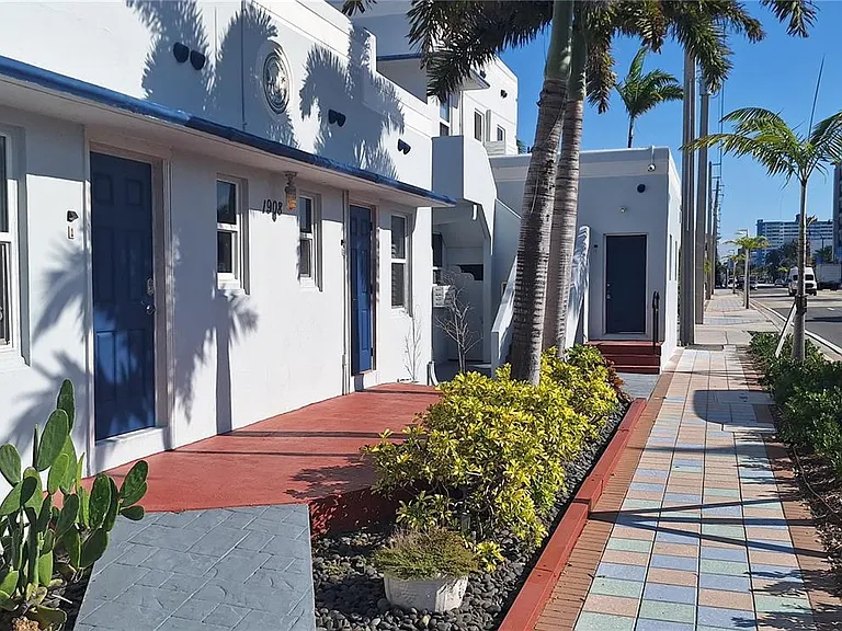 1908 N Ocean Dr #3A — Photo 2