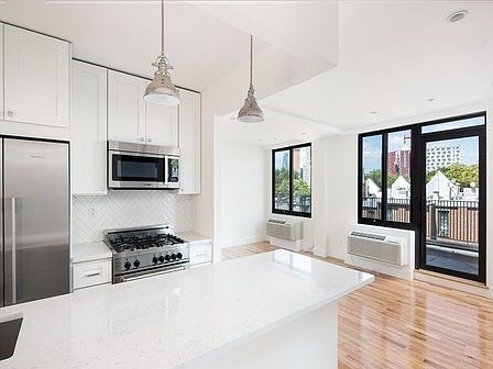 1st image of 65 Park Pl