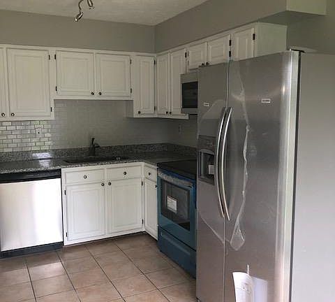 3rd image of 10661 Campus Way S