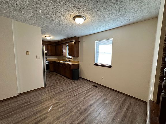 2nd image of 514 W J St APT C