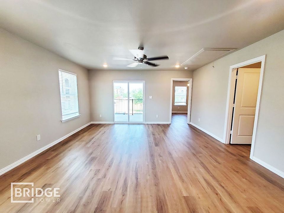 1st image of 1024 W Golden Ln