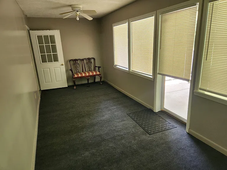 622 Hospital Rd — Photo 9