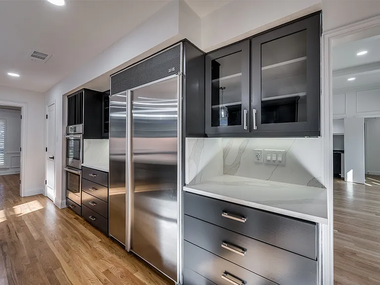 Sub-Zero refrigerator, new Bosch double ovens