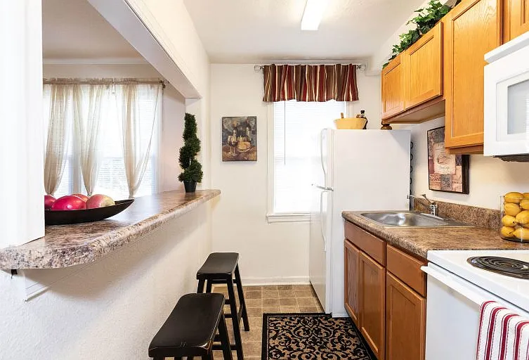 Sewells Park Apartments — Photo 7