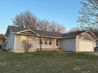 1901 Carl Yarber St, Mountain View, MO 65548