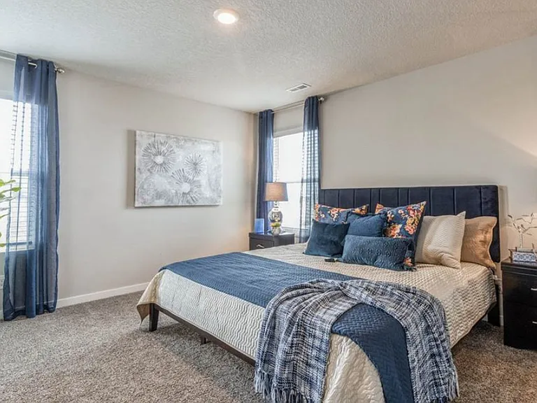 1215 NW Williamsburg Ln — Photo 13