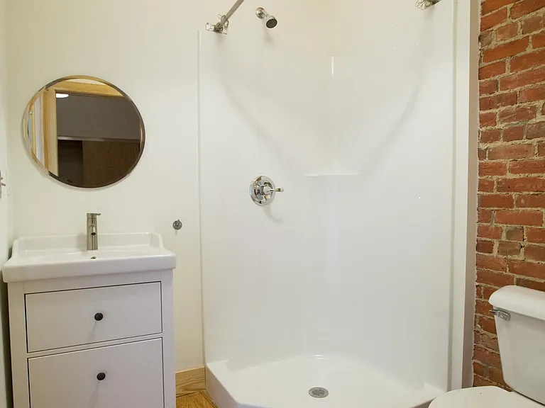 2100 Michigan Ave #1 — Photo 4