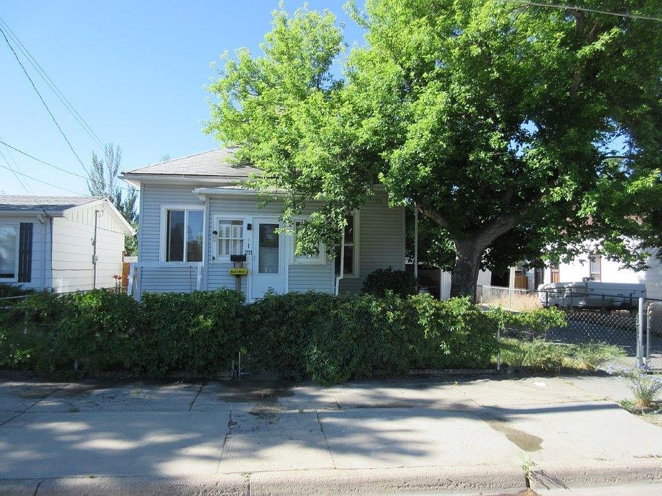 1st image of 211 Thomas St