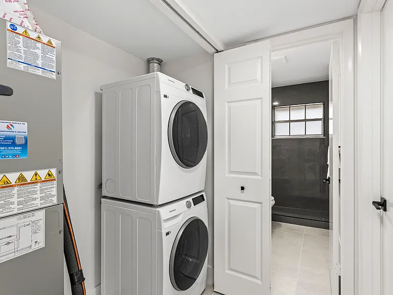 733 Nantucket Cir — Photo 17