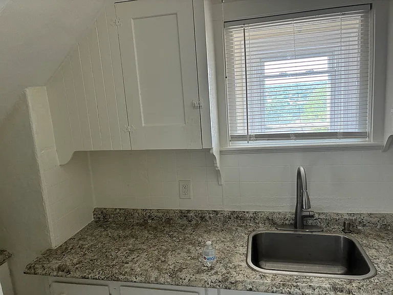 6 Peach Ave #3 — Photo 7