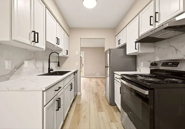 Holcob Village Townhouses — Photo 12