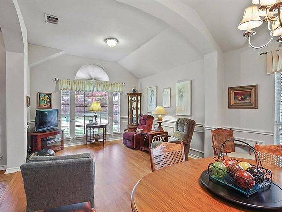 5th image of 445 Misty Ln
