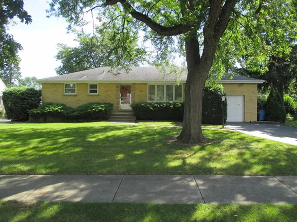 609 Banbury Ct, Roselle, IL 60172