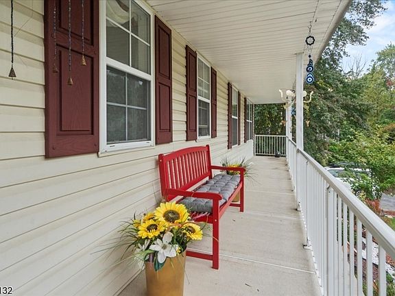 3rd image of 22 Cherbourg Dr