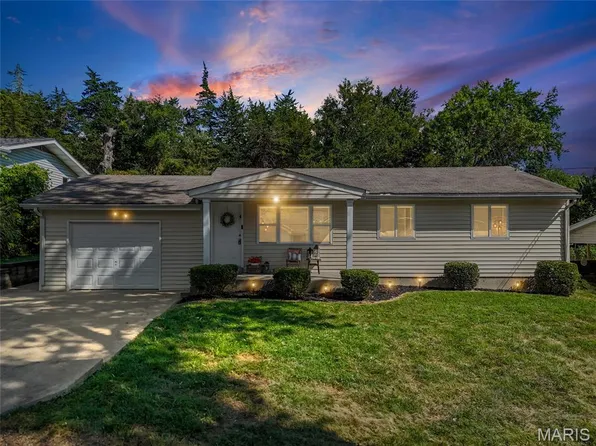 10 Valley Rd, Saint Charles, MO 63303