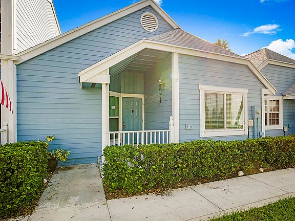 2nd image of 1513 Ocean Dunes Circle