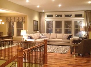 1221 Bayside Ct, Columbus, IN 47201