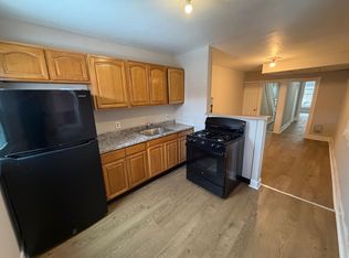 32 Montgomery Pl, Trenton, NJ