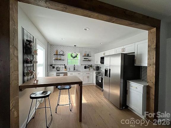 3rd image of 2437 Remount Rd