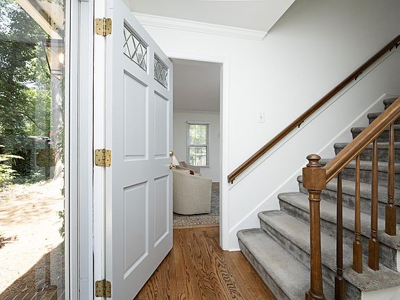 5th image of 805 Brent Rd