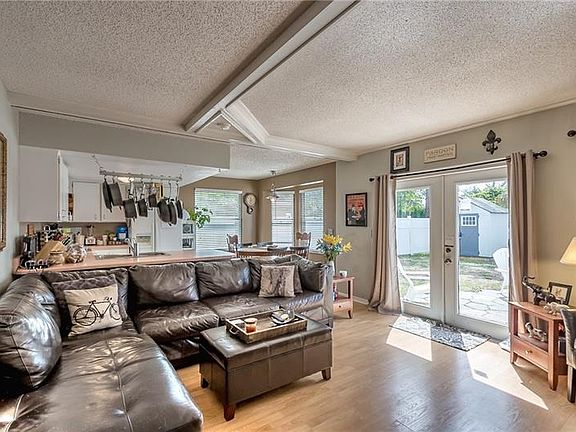 4th image of 1115 Monticello Ln APT 2