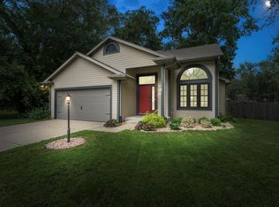 55855 Season Ct, Osceola, IN 46561