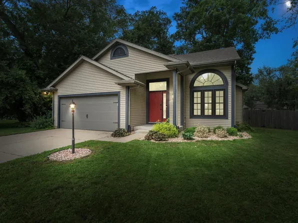 55855 Season Ct, Osceola, IN 46561