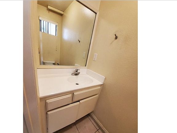 4th image of 337 W California Ave
