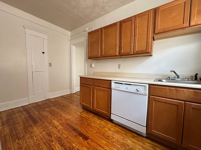 182 Elm St #B2 — Photo 5