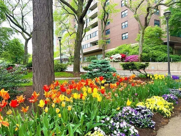 9 Hawthorne Pl APT 10E, Boston, MA 02114