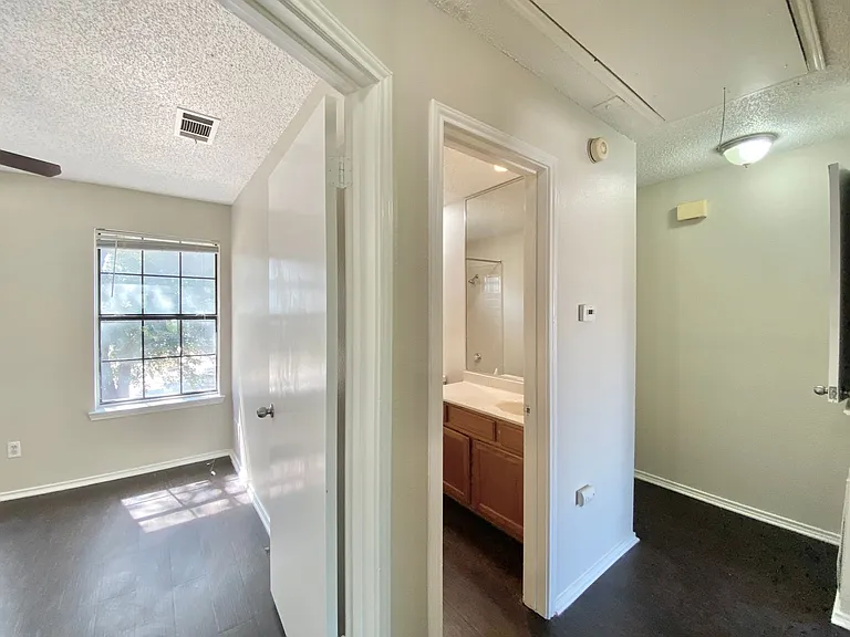 2202 Prairie Creek Trl — Photo 22