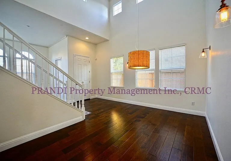 14 Pizarro Ave — Photo 9