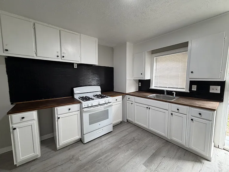305 Valentour Rd #N — Photo 5