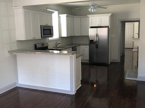2nd image of 4433 General Pershing St