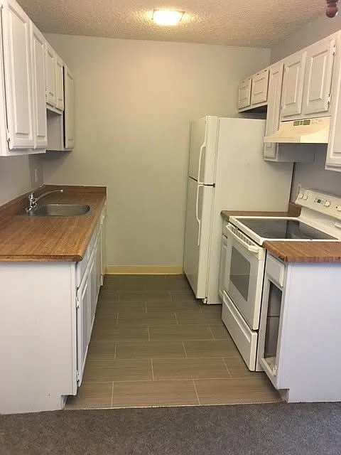 2 bed, 768 sqft, $3,000 — Photo 1