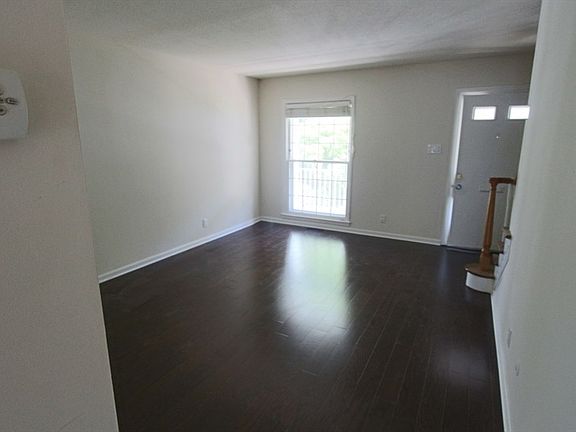 3rd image of 36 Williamsburg Dr #36