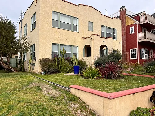 227 Avenue F #F Photo 1