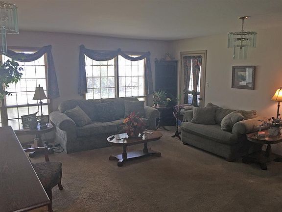3rd image of 25 Laplace Dr