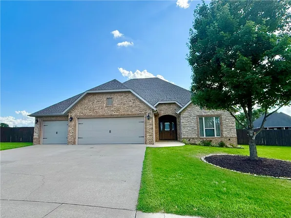 145 Rosemeade Dr, Farmington, AR 72730