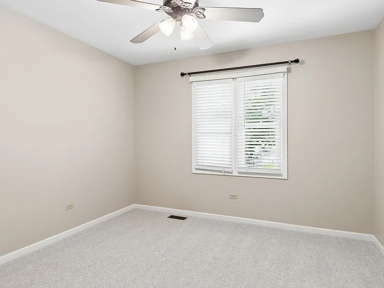 2408 Newport Dr — Photo 11