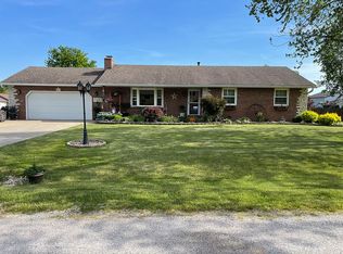 301 W 2nd Ave, Deer Creek, IL 61733