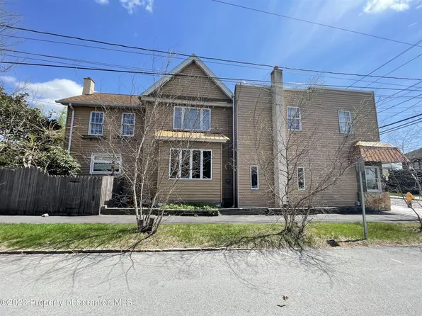 1022 Main St, Peckville, PA 18452