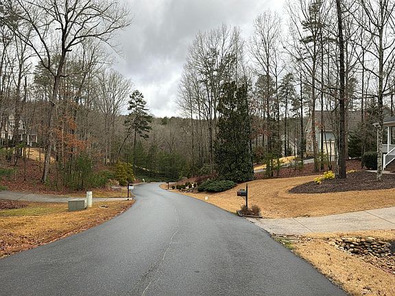 5th image of 592 Crooked Creek Dr