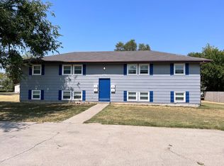 810 W 11th St APT 2, Junction City, KS 66441
