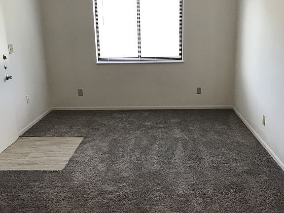 5th image of 416 N Center St APT 2