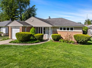 1036 E Grant Dr, Des Plaines, IL