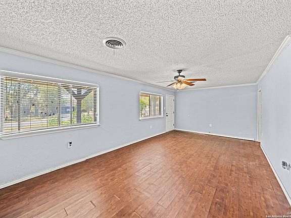 3rd image of 139 Forest Circle