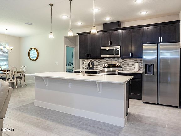 2nd image of 3086 Adrian Dr