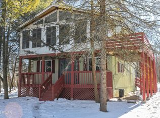 120 Starview Dr, Dingmans Ferry, PA 18328